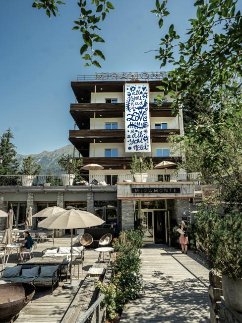 Hotel Miramonte Außenansicht Sommer