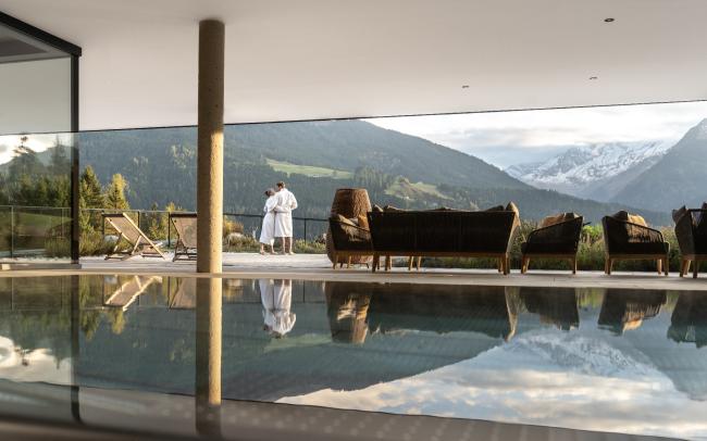 CMH_GutSonnberghof_Herbst_Terrasse Pool