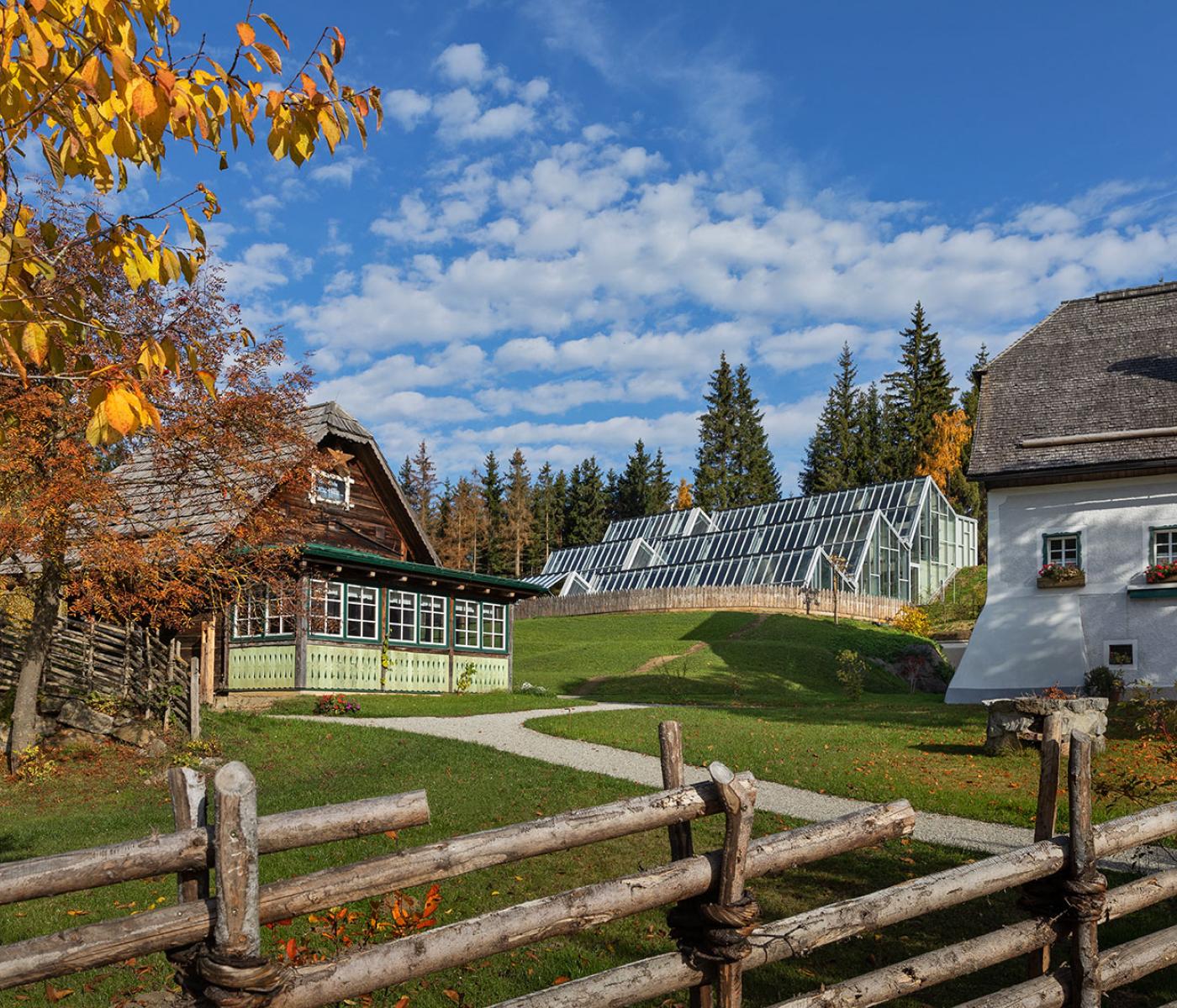 Change Maker Hotel Pogusch Glashaus Aussenansicht