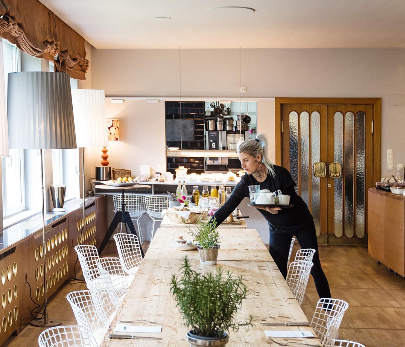 Change Maker Hotel Miramonte Bad Gastein langer Tisch Restaurant