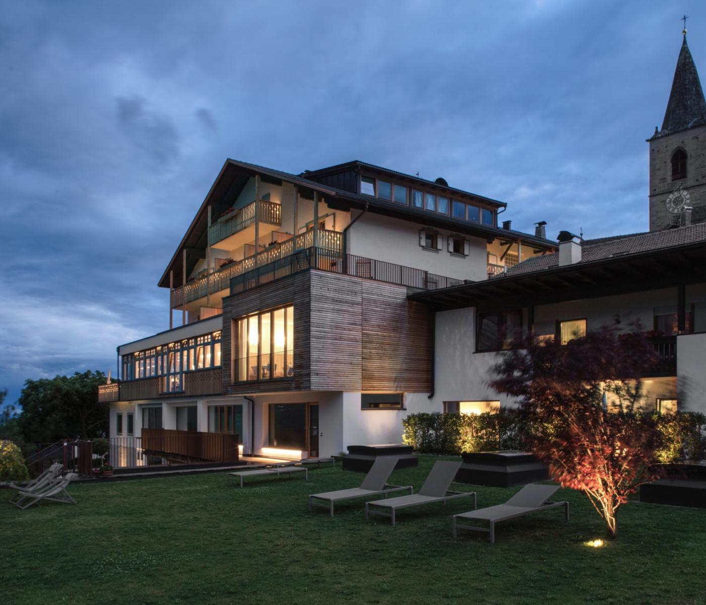 Change Maker Hotel Gasthof zum Hirschen Jenesien Südtirol Frontansicht