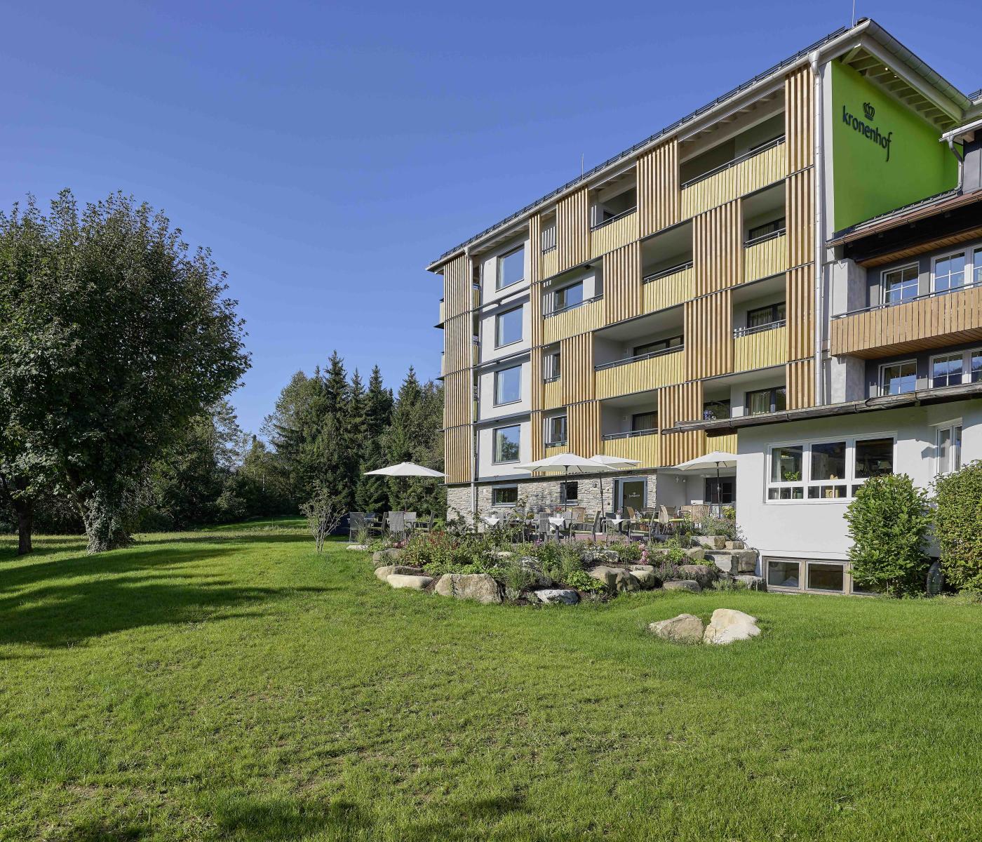 Hotel Kronenhof mit Gartenareal