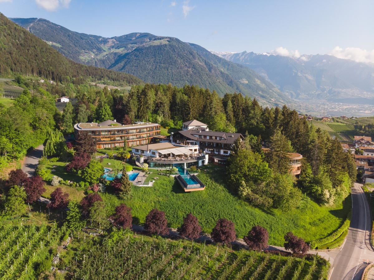 Blick auf das Hotel Waldhof2 in Südtirol