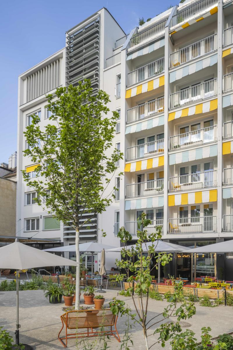 Change Maker Hotel Magdas Außenansicht hinten